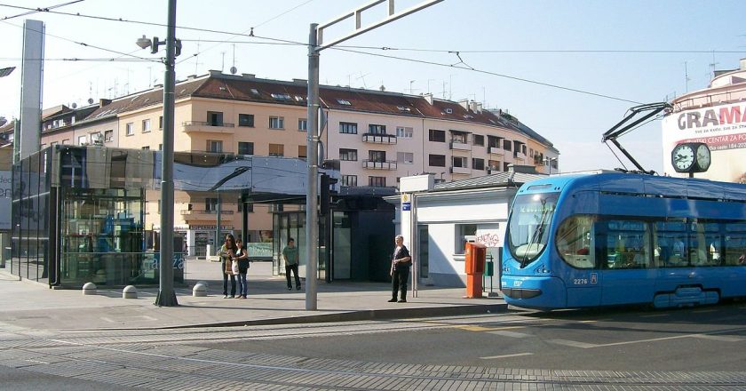 Napad u autobusu u Zagrebu: Ušli s pištoljem i suzavcem, nasrnuli na putnike