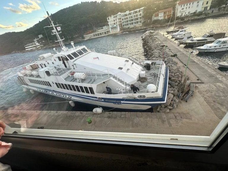 Katamaran, Dugi otok