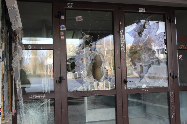 vandalizirana OŠ Lovre pl. Matačića