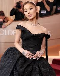 Ariana Grande
Facebook