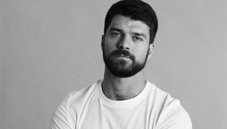 Kazalište kao živo iskustvo mladima: intervju s Kristijanom Petelinom