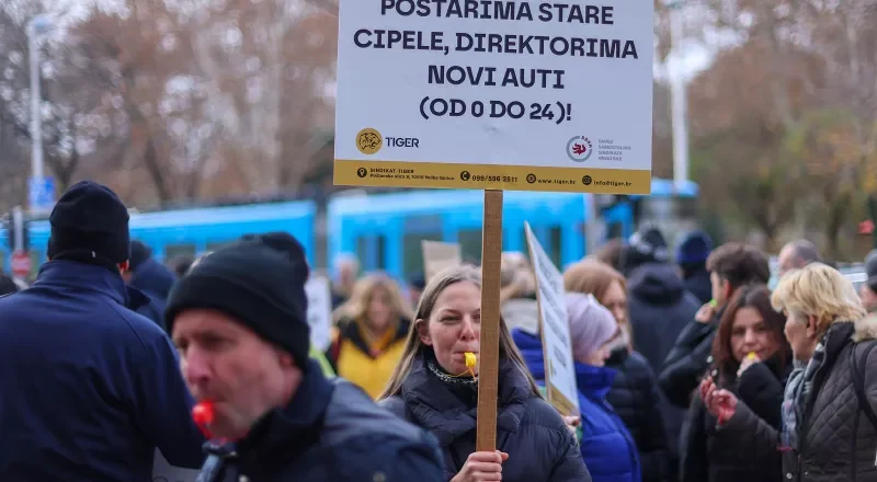 “Zajedno za veće plaće”: radnici Hrvatske pošte prosvjeduju